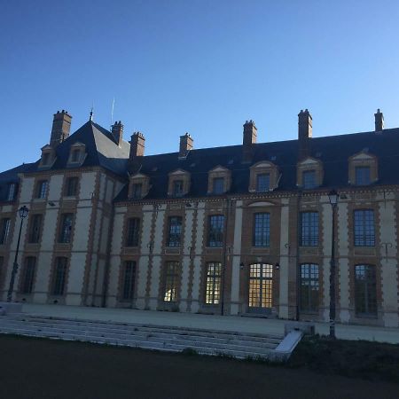 Exceptionnel Chateau Pres De Paris Abondant المظهر الخارجي الصورة
