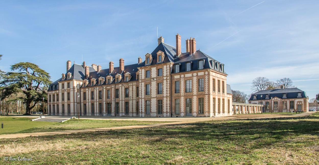 Exceptionnel Chateau Pres De Paris Abondant المظهر الخارجي الصورة