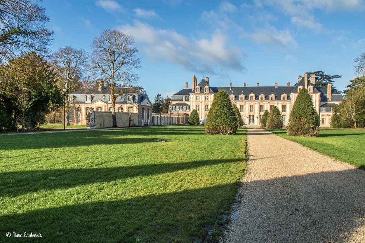 Exceptionnel Chateau Pres De Paris Abondant المظهر الخارجي الصورة
